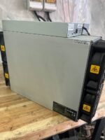 Bitmain Antminer S21 200 TH/s Bitcoin ASIC Miner - Image 4